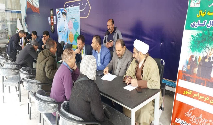 برپایی میز خدمت در نماز جمعه کرج به مناسبت هفته منابع طبیعی