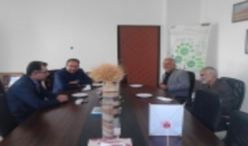 دیدار و تقدیر نمایندگان شورای اسلامی روستای گلیرد از توابع شهرستان طالقان مدیر کل منابع طبیعی و آبخیزداری استان البرز