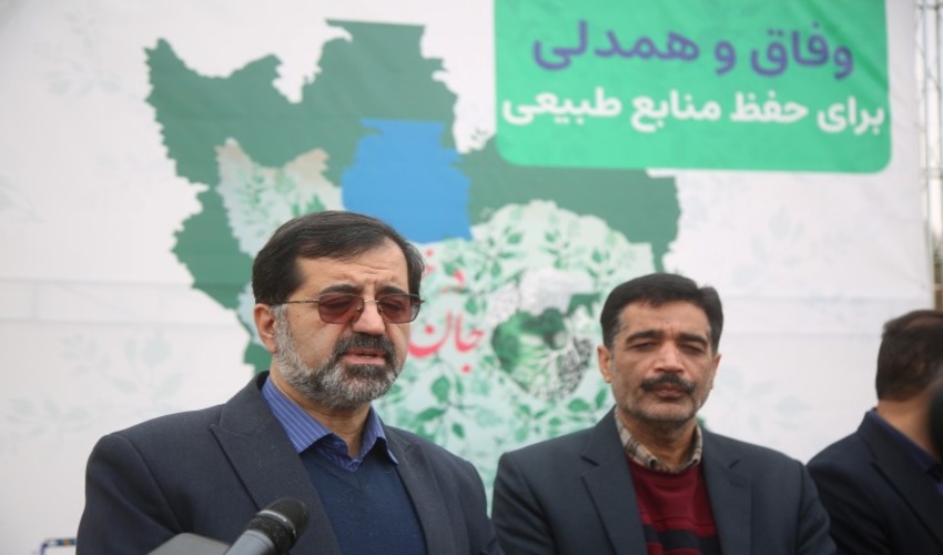 معاون فنی اداره کل منابع طبیعی و آبخیزداری البرز از پیشروی سیلاب در محل اجرای پروژه های بیابانزدائی در این استان خبر داد.