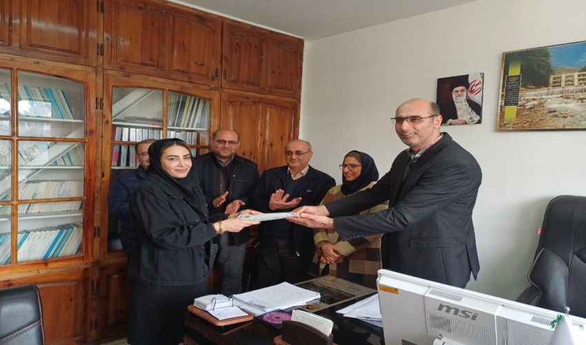  آیین تجلیل از جانباز سر افراز شاغل در اداره منابع طبیعی و آبخیزداری شهرستان اشتهارد برگزار شد.