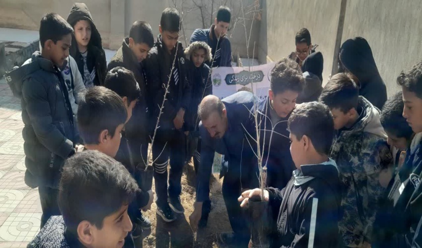 حکم قضایی جهت رفع تصرف احداث مسیری به طول 1750 متر از اراضی ملی در شهرستان طالقان اجرا شد.