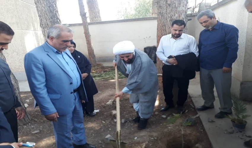 استفاده از روش های مختلف علمی و تبلیغی برای حفاظت از عرصه های طبیعی ضروری است