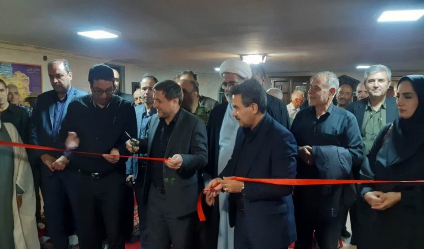 میز خدمت اداره منابع طبیعی و آبخیزداری شهرستان اشتهارد در مصلی نماز جمعه برپا شد