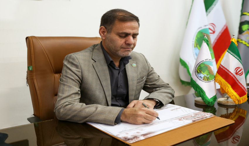 تکریم ارباب رجوع و نظم اداری باید در اولویت کار همه ی همکاران مجموعه باشد