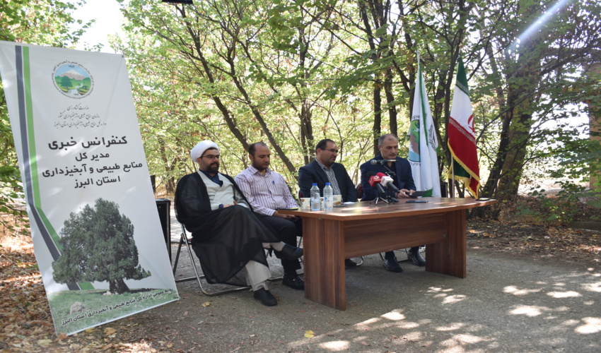 مدیرکل منابع طبیعی و آبخیزداری استان البرز گفت: با مطالعات انجام شده در سال جاری ۲ پروژه جنگل کاری در کل با وسعت هزار هکتار آماده اجرا است.