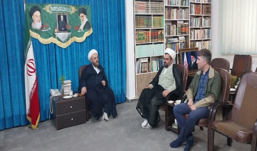 ديدار نماینده ولی فقیه در اداره کل منابع طبیعی و آبخیزداری استان البرز با امام جمعه شهرستان اشتهارد