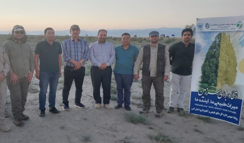 بازدید از عرصه های بیابانی استان البرز به مناسبت روز جهانی مقابله با بیابانزایی