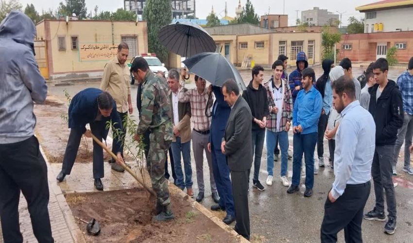 برگزاری پویش درختکاری مهر همزمان با آغاز سال تحصیلی در شهرستان اشتهارد 