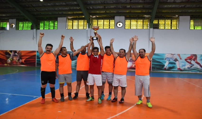 تیم فوتسال اداره منابع طبیعی و آبخیزداری شهرستان کرج قهرمان تورنمت چهارجانبه کارکنان منابع طبیعی و آبخیزداری استان البرز شد