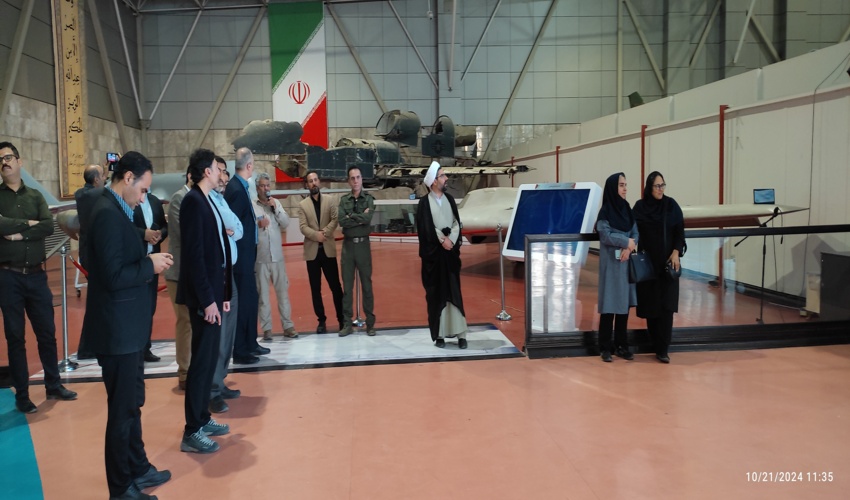 نمایش اقتدار دفاعی ایران در بازدید کارکنان منابع طبیعی  و آبخیزداری البرز از نمایشگاه هوافضا