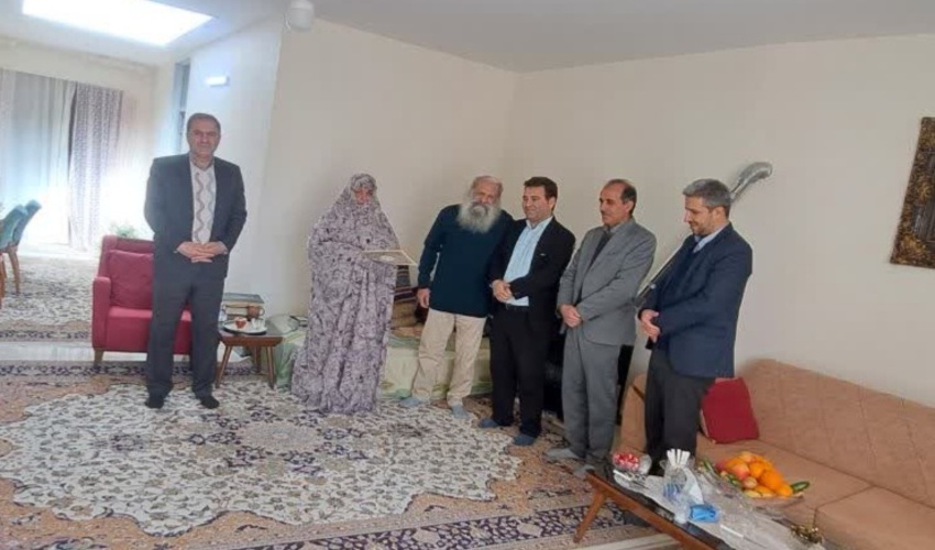 دیدار رئیس اداره منابع طبیعی طالقان با جانباز سرافراز حسن شاملو به مناسبت دهه فجر